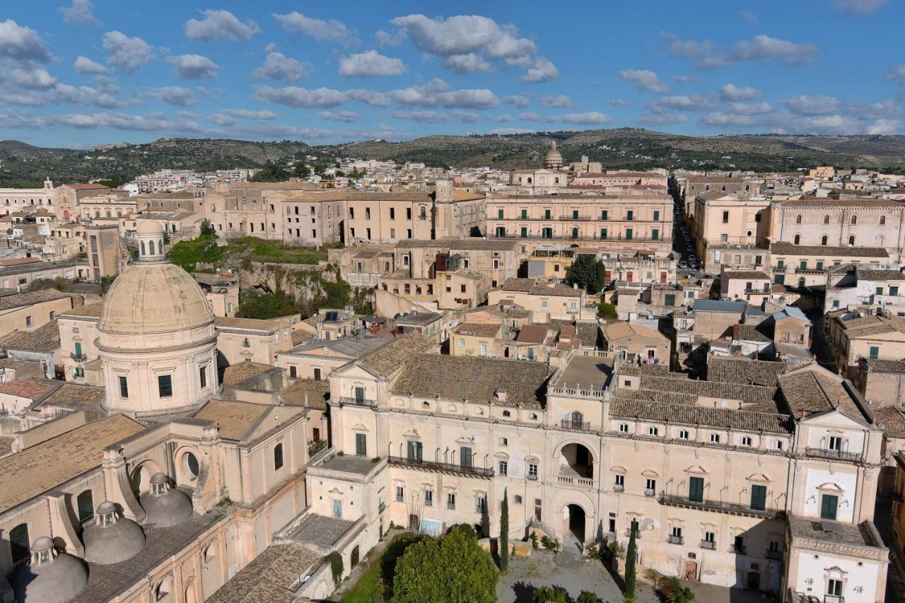 Palazzo Trigona Dependance Hotel Noto Exterior photo