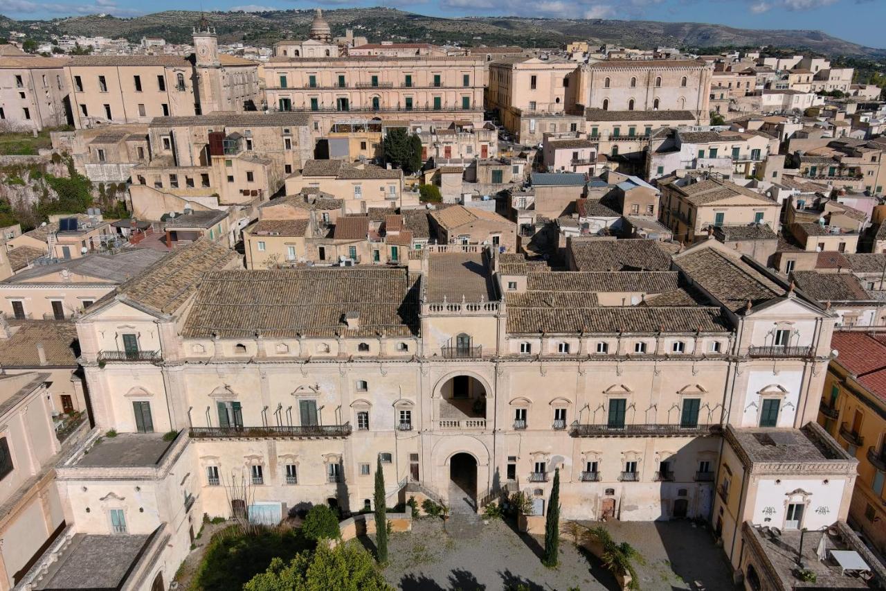 Palazzo Trigona Dependance Hotel Noto Exterior photo