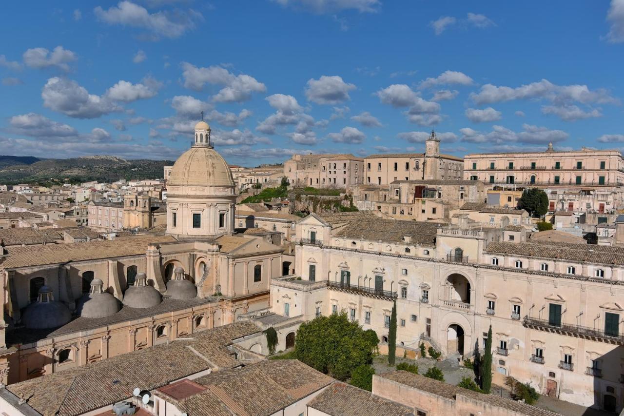 Palazzo Trigona Dependance Hotel Noto Exterior photo