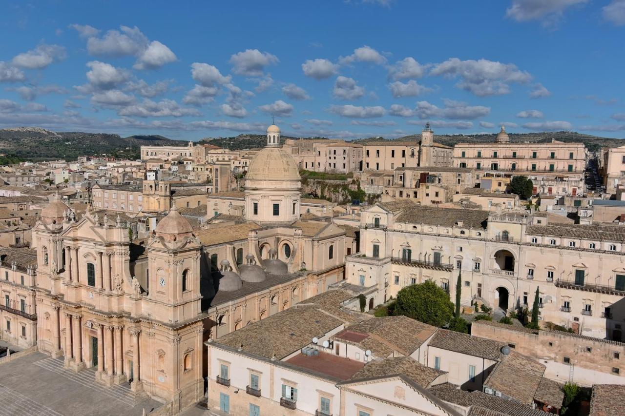 Palazzo Trigona Dependance Hotel Noto Exterior photo
