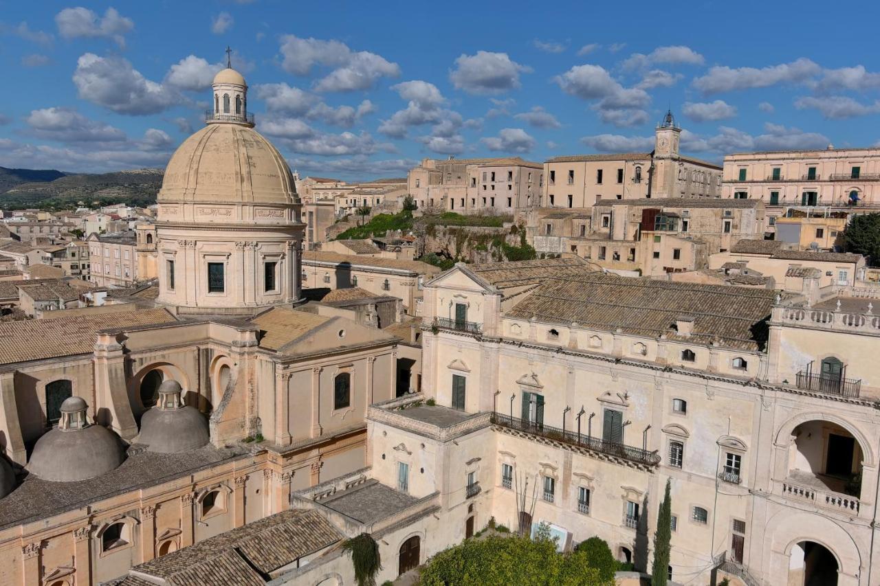 Palazzo Trigona Dependance Hotel Noto Exterior photo